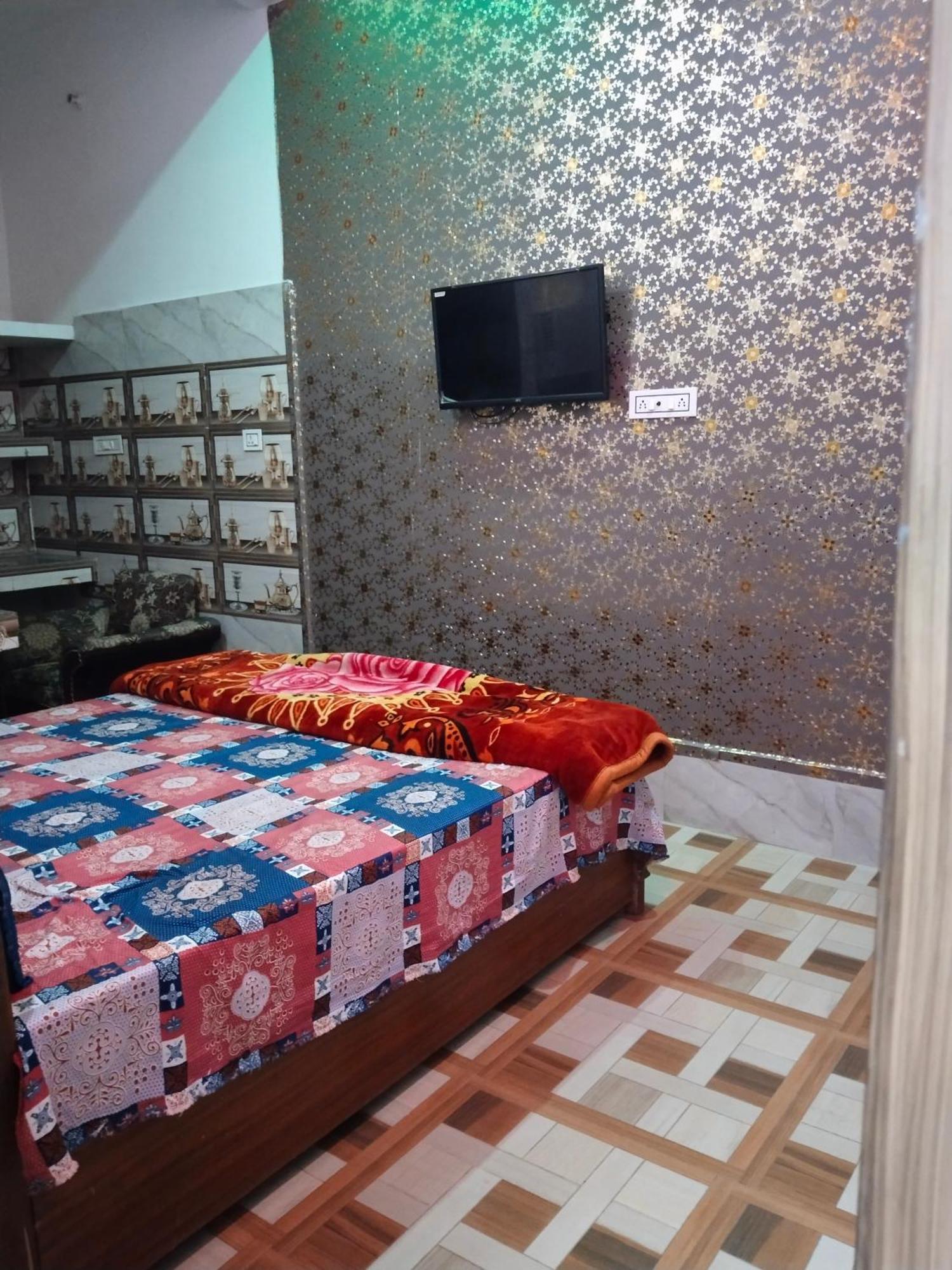 Balaji Homestay Mathura In Vrindavan Exterior photo