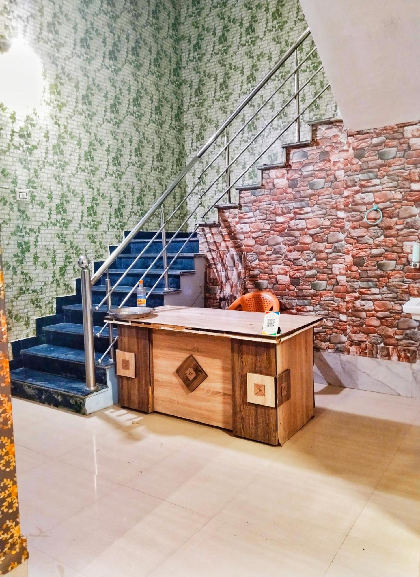 Balaji Homestay Mathura In Vrindavan Exterior photo