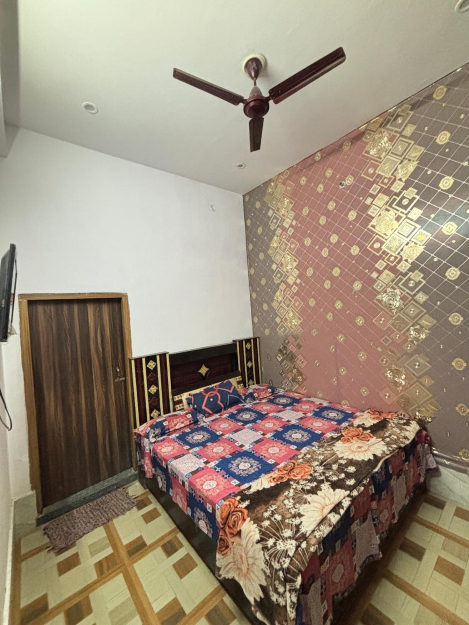 Balaji Homestay Mathura In Vrindavan Exterior photo